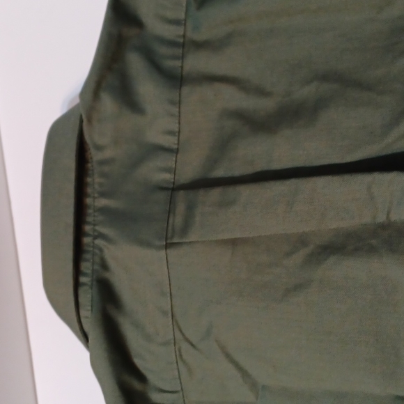 Van Heusen Men's Green Short Sleeve Dress Shirt - Picture 13 of 14